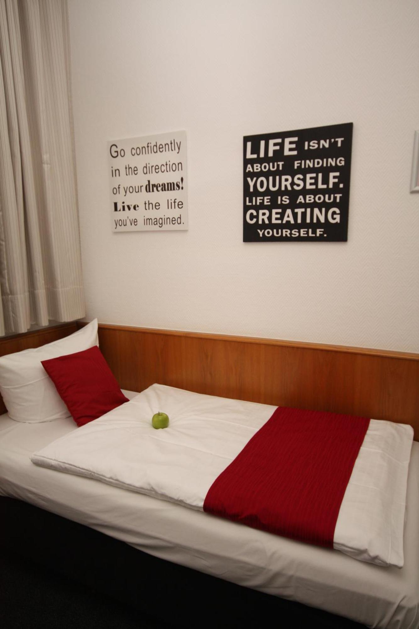 קייזרסלאוטרן Hotel Heymann מראה חיצוני תמונה