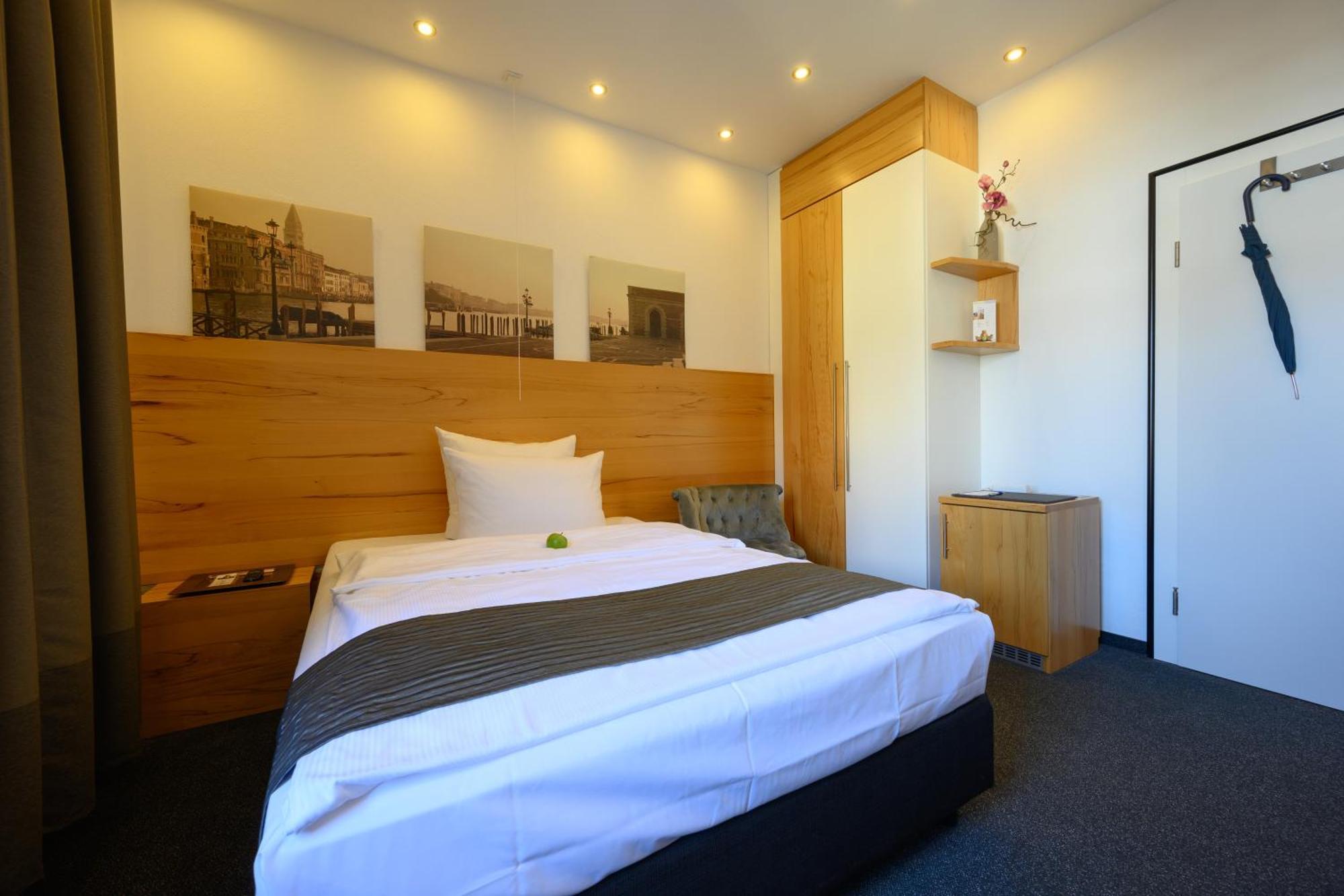 קייזרסלאוטרן Hotel Heymann מראה חיצוני תמונה