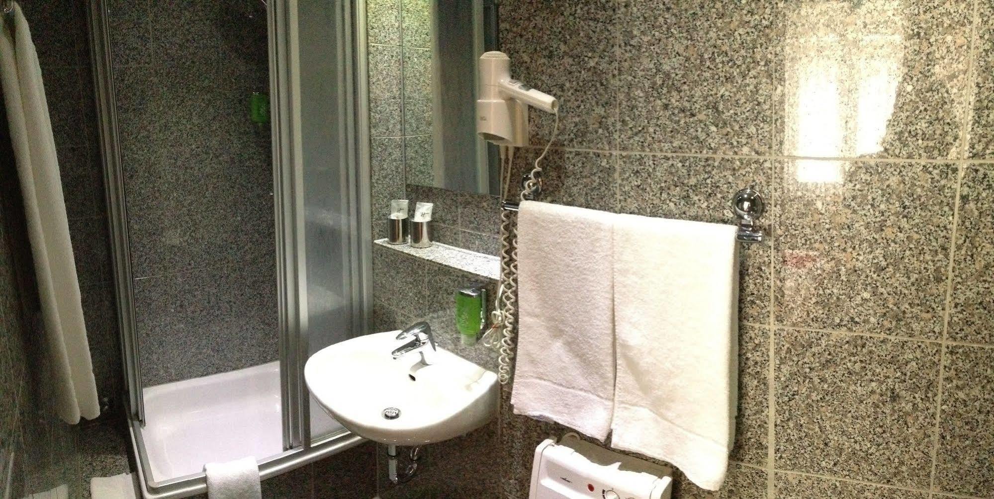 קייזרסלאוטרן Hotel Heymann מראה חיצוני תמונה